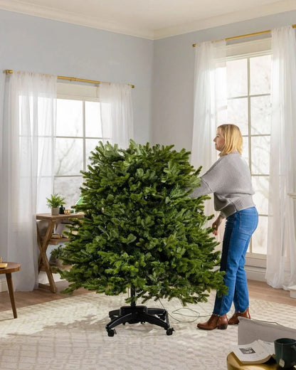 Árvore de Natal Verde Premium com Galhos Articulados, Suporte Metálico com Rodinhas e Micro LEDs Embutidos